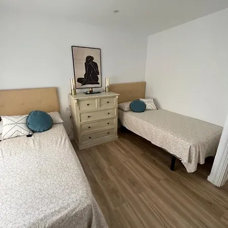 Апартаменты Cornelias Between Vistas & Cristianos Лос Кристианос