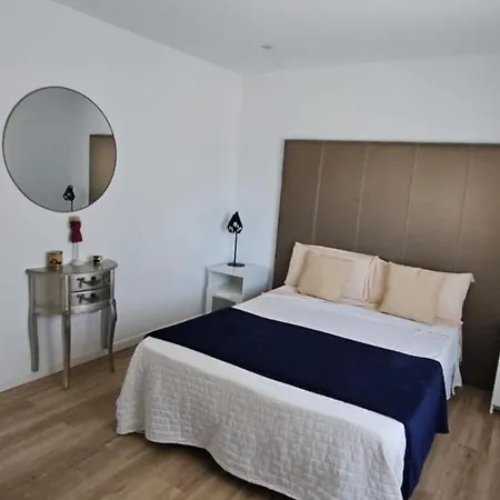 Апартаменты Cornelias Between Vistas & Cristianos *